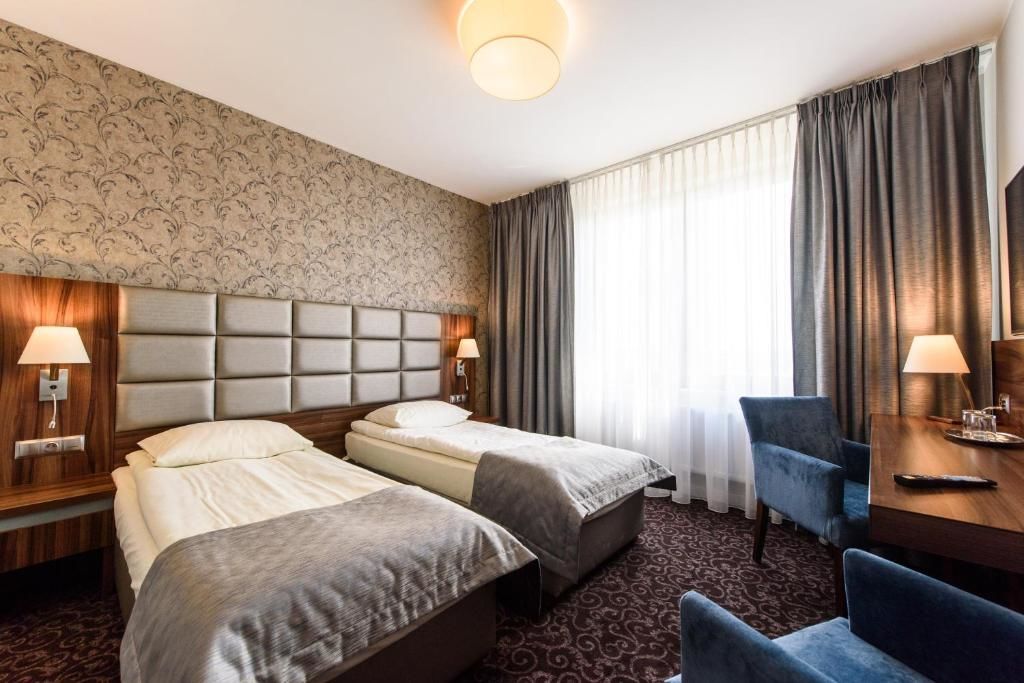 Отель Hotel Nowy Dwór Тшебница-57